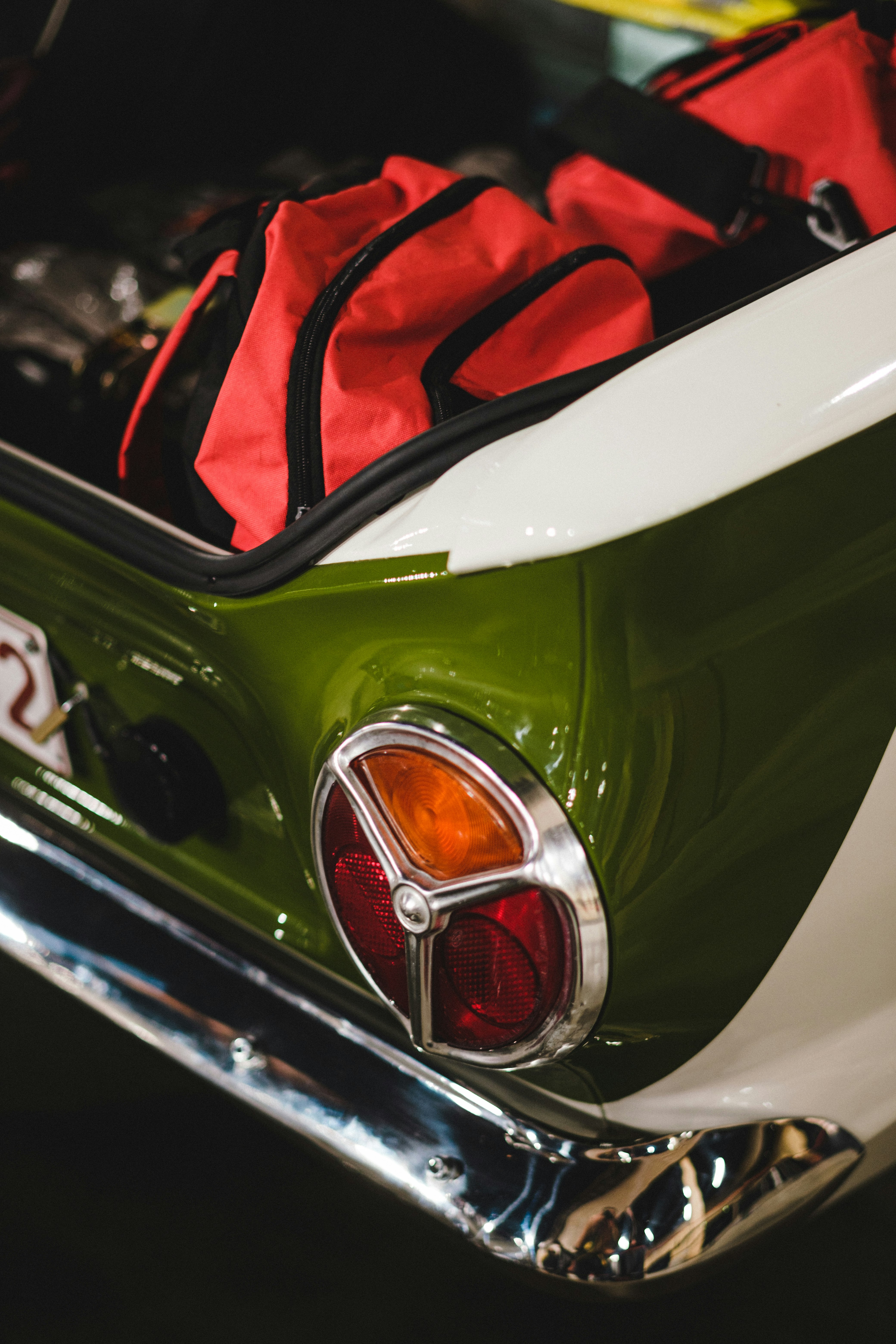 green and white porsche 911